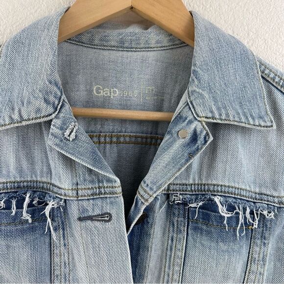 Gap distressed cotton denim jacket size M - Picture 3 of 9